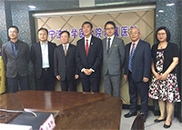 Prof. Joseph Sung (middle), Vice-Chancellor of CUHK and Prof. Francis Chan (third from right) meet with representatives of the Medical School of Ningbo University
